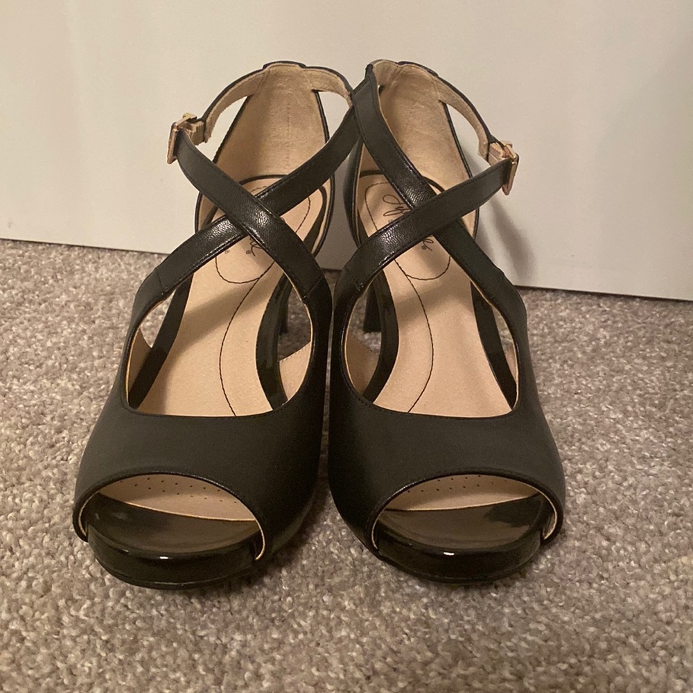Life stride size 9.5 never worn heels
